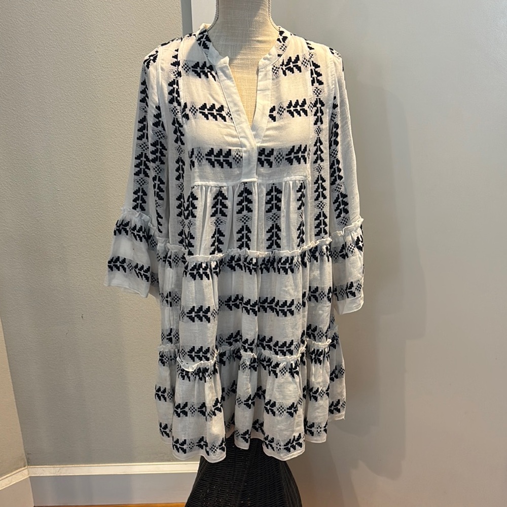 White and Black Elan Patterned Tunic Dress